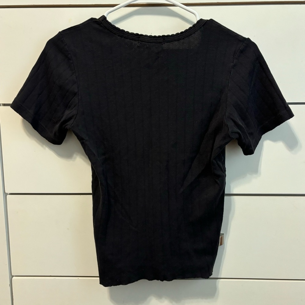 AMO Black Ribbed Top - Picture 3 of 5